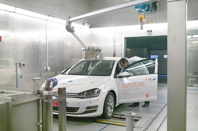 Власний технологічний центр